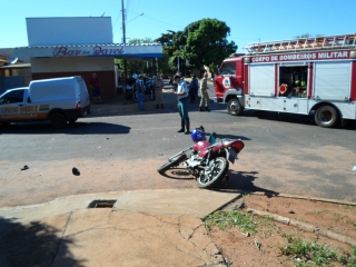 Esquina movimentada (rua Duque de Caxias com Josino Cunha Viana), onde já acontecera, vários acidentes