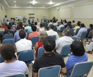 Em torno de 80 pessoas participaram de abertura do Encontro Estadual da Reforma Agrária  (Foto: Reprodução/Internet)