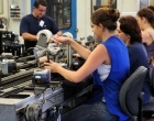 Produção industrial cresce 0,9% em março, diz IBGE